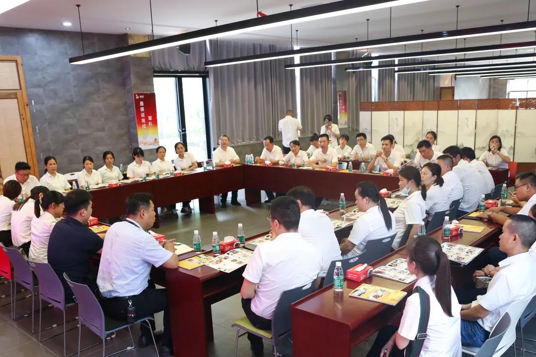聰廚食品與克明面業(yè)交流會(huì)圓滿(mǎn)舉行! 聰廚食品與克明面業(yè)交流會(huì)圓滿(mǎn)舉行!