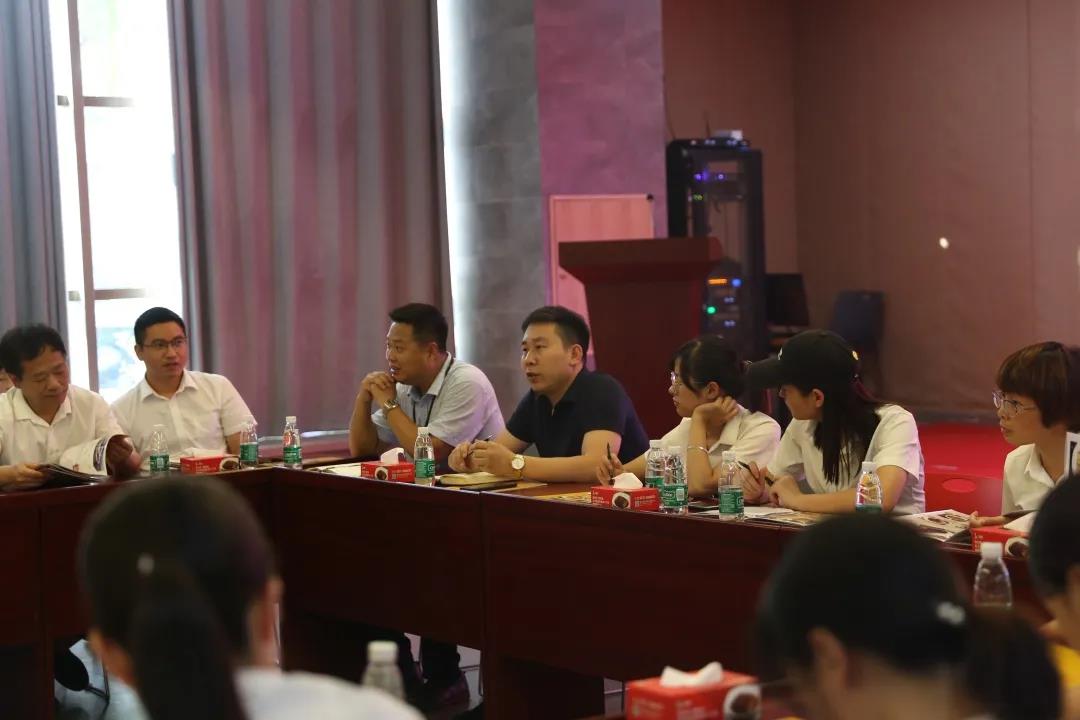 聰廚食品與克明面業(yè)交流會(huì)圓滿(mǎn)舉行! 聰廚食品與克明面業(yè)交流會(huì)圓滿(mǎn)舉行!